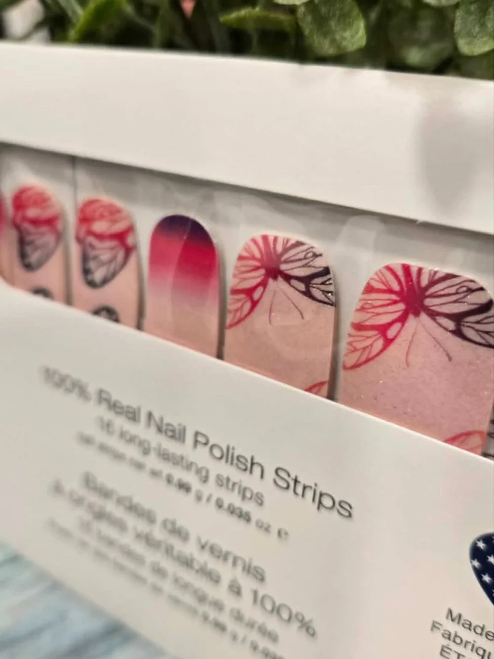 Color Street Press On Nail Design - Wing Woman